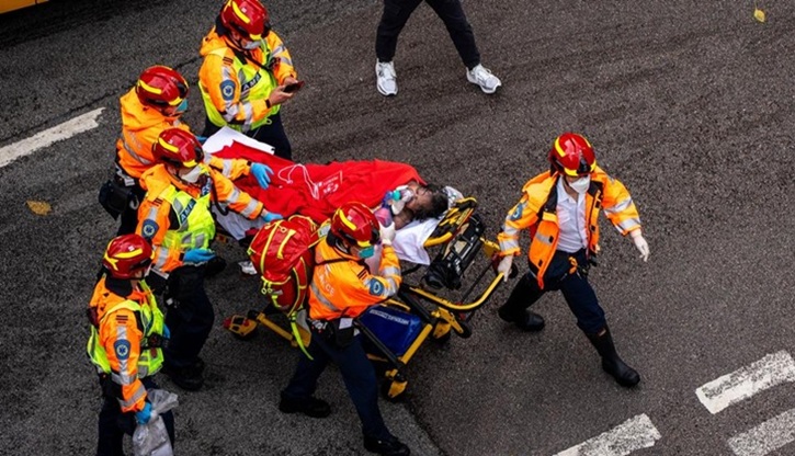 আগুন লাগার এ ঘটনায় এখনও বহু মানুষ নিখোঁজ রয়েছে। ছবি : ডয়চে ভেলে।