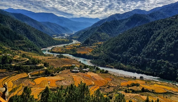 পর্যটক আকর্ষণে ভ্রমণ ব্যয় কমালো ভুটান