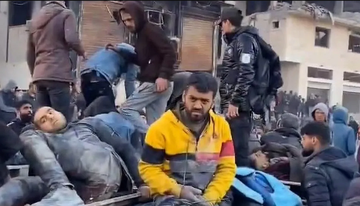ইসরায়েল-গাজা যুদ্ধ : ত্রাণ নিতে আসা ফিলিস্তিনিদের উপর গুলি ইসরায়েল-গাজা যুদ্ধ : ত্রাণ নিতে আসা ফিলিস্তিনিদের উপর গুলি