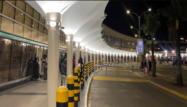 কেনিয়ায় বিমানবন্দর কর্মীদের অবরোধ কেনিয়ায় বিমানবন্দর কর্মীদের অবরোধ