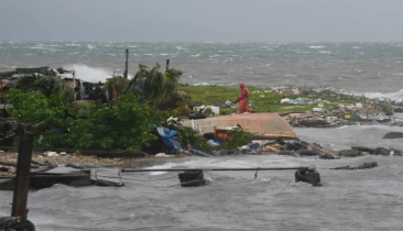 পুরো দেশকে ‘দুর্যোগপূর্ণ এলাকা’ ঘোষণা প্রধানমন্ত্রীর পুরো দেশকে ‘দুর্যোগপূর্ণ এলাকা’ ঘোষণা প্রধানমন্ত্রীর