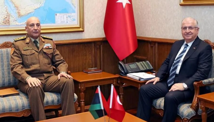 মৃত্যুর মাত্র কয়েক ঘণ্টা আগেই তুরস্কের প্রতিরক্ষামন্ত্রী ইয়াসের গুলের সঙ্গে বৈঠক করেন লিবীয় সেনাপ্রধান। ছবি : বিবিসি। 